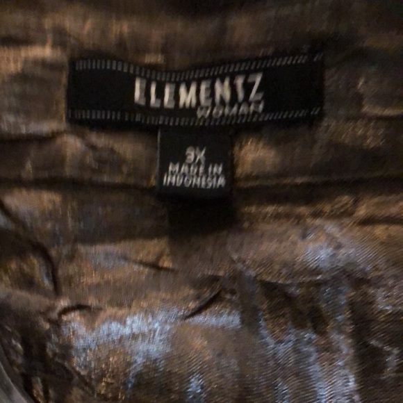 Elementz Woman Sparkly Shimmering Shirt. Even rhinestone buttons sparkle - Picture 8 of 8